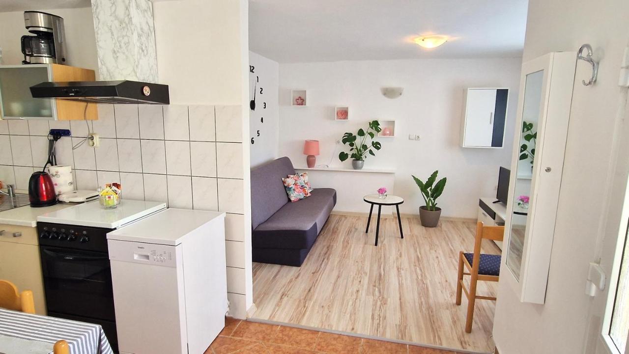 Apartment Jagoda คิร์ก ภายนอก รูปภาพ